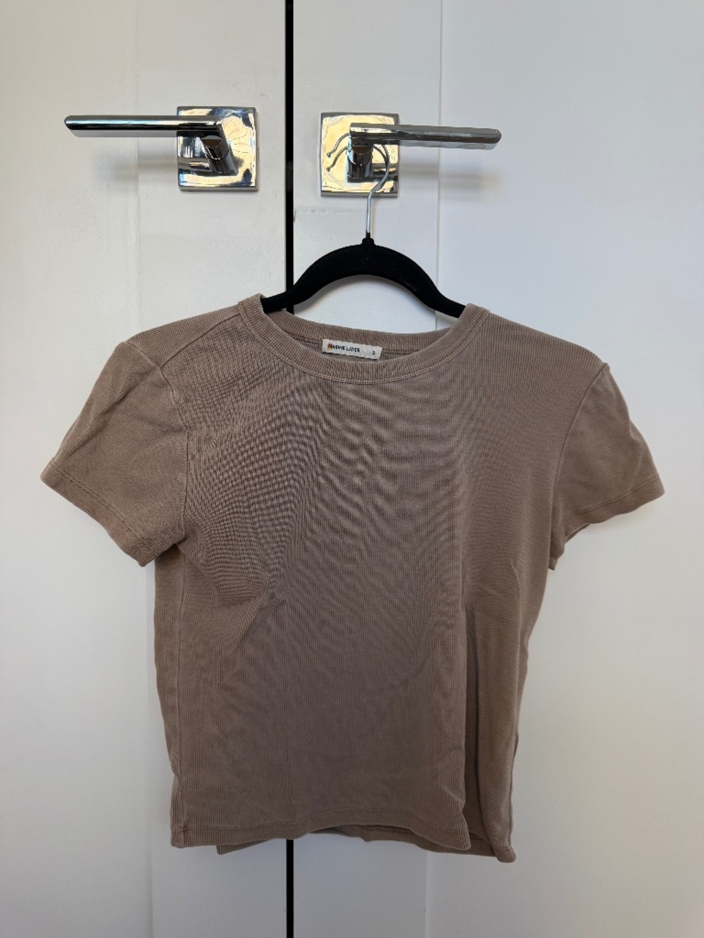 Marine Layer's Cropped Ribbed Tee - Picture 1 of 3
